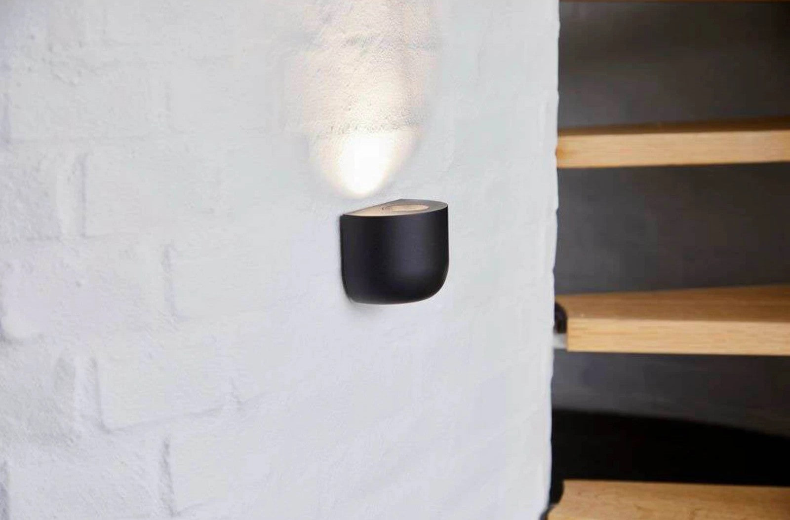 Qavun Black IDA Wall Light
