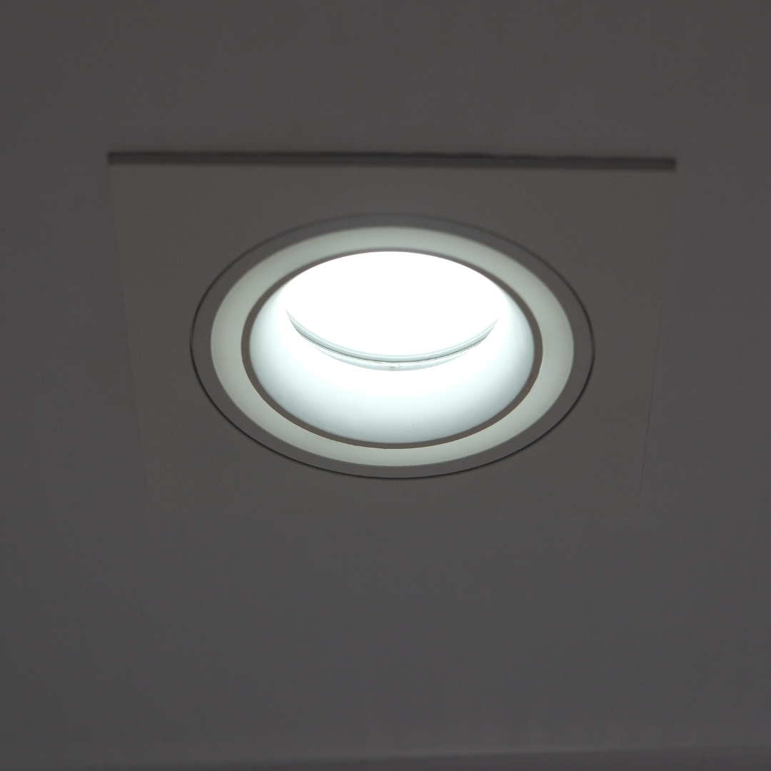 Qavun Holo Serisi Kare Beyaz Spot Light QV 11201-002