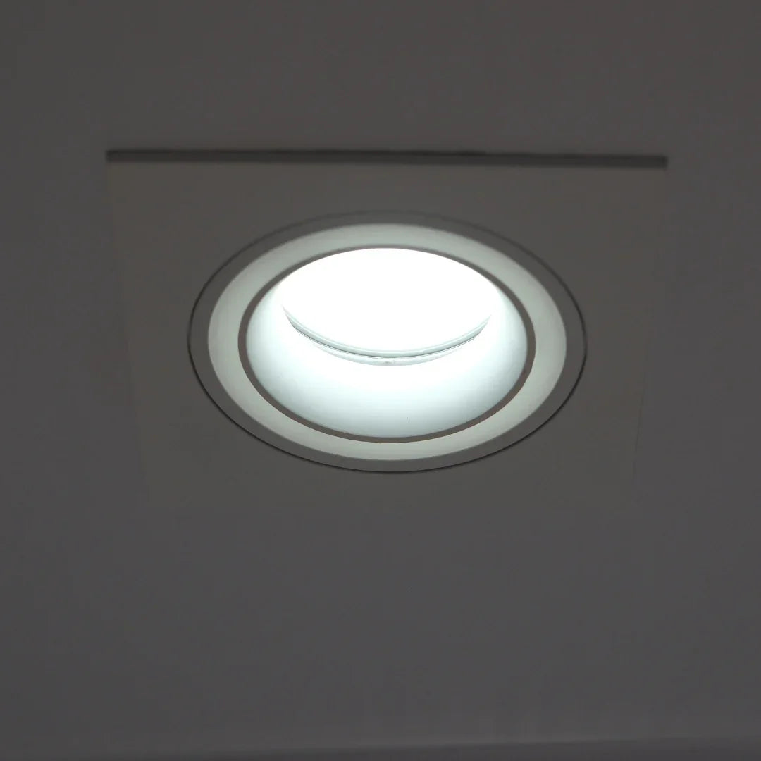 Qavun Holo Serisi Kare Beyaz Spot Light QV 11201-002