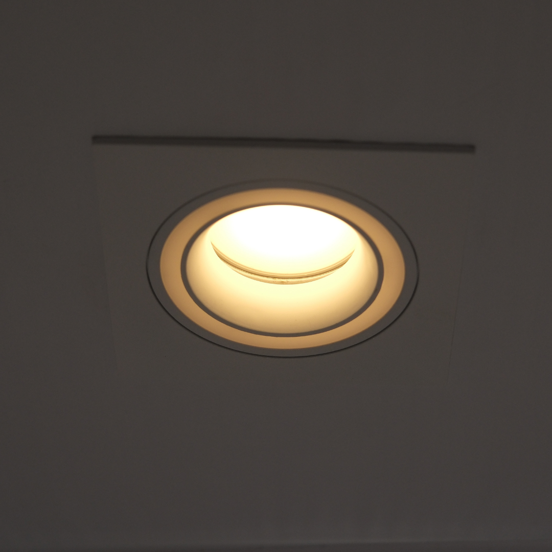 Qavun Holo Serisi Kare Beyaz Spot Light QV 11201-002