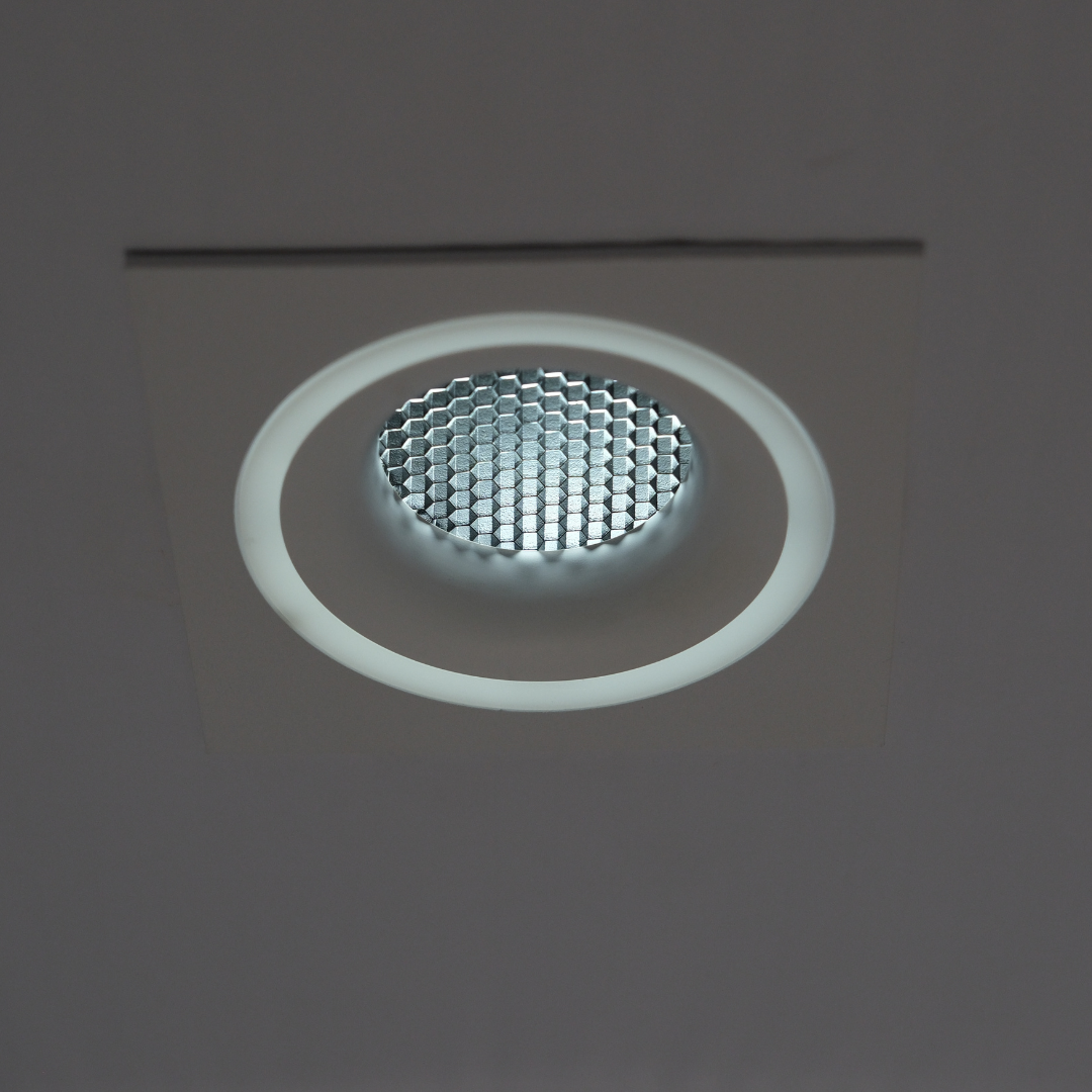 Qavun Holo Serisi Kare Beyaz Bal Peteği Spot Light QV 11201-003