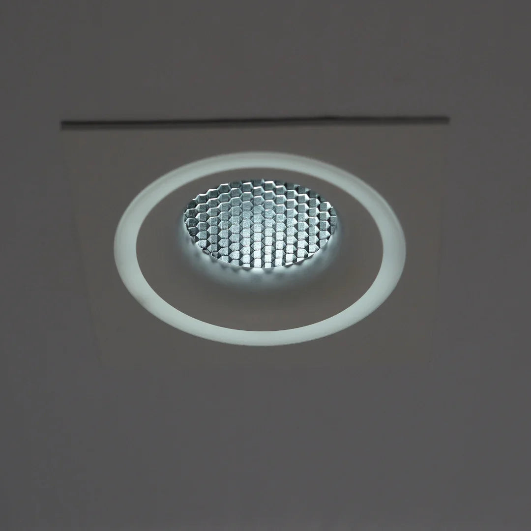 Qavun Holo Serisi Kare Beyaz Bal Peteği Spot Light QV 11201-003