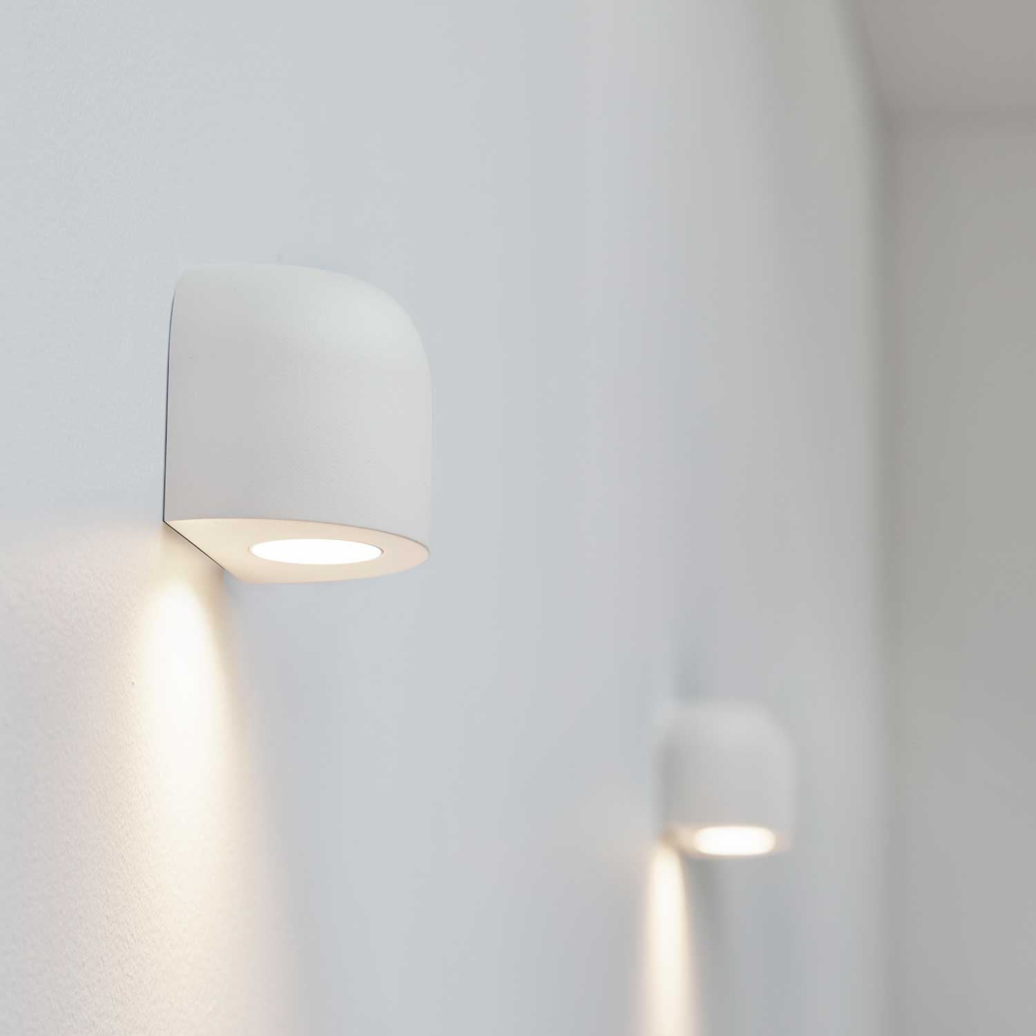 Qavun White IDA Wall Light