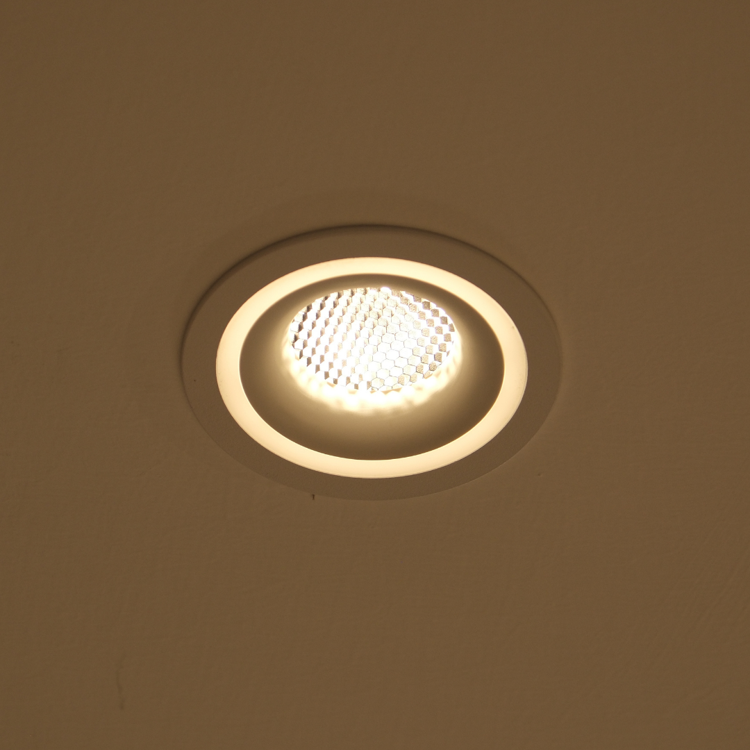 Qavun Holo Serisi Yuvarlak Beyaz Bal Peteği Spot Light QV 11201-004
