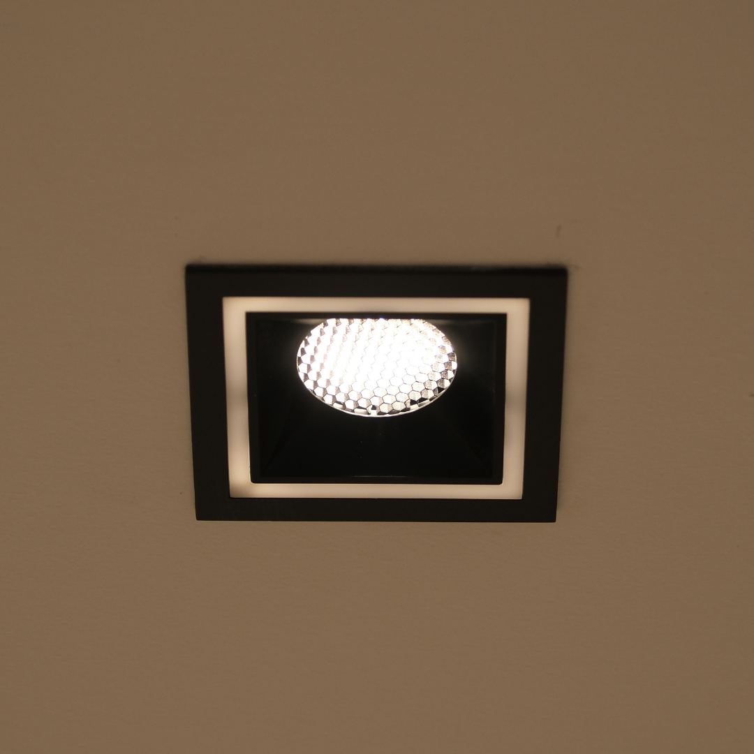 Qavun Holo Serisi Kare Siyah Bal Peteği Spot Light QV 11202-006
